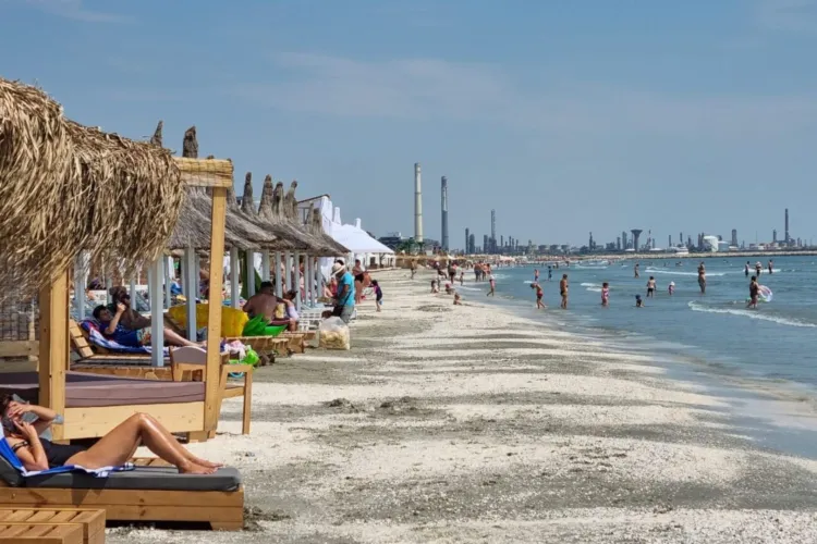 Schimbările din licitațiile pentru plaje provoacă reacții pe litoral: Peste 300 de oferte depuse și firme supărate pe noile criterii
