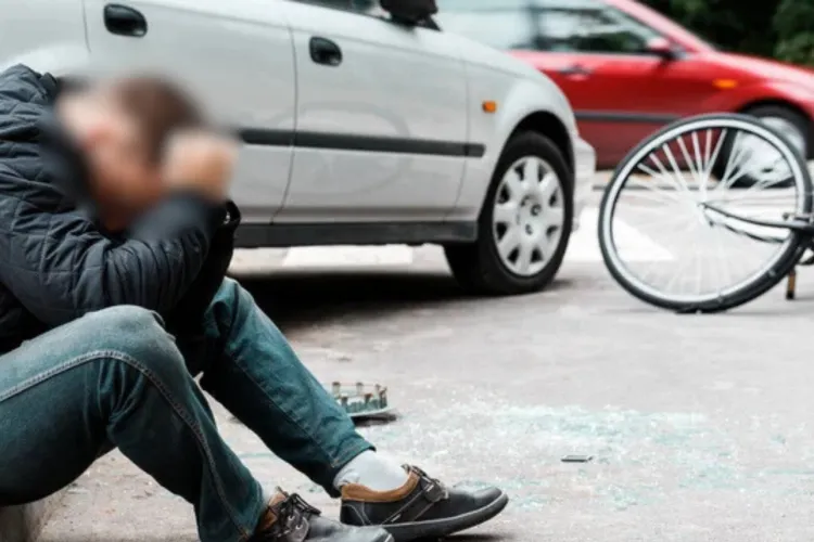 Un bărbat și-a pierdut mințile în fața unui magazin din Cluj și l-a lovit cu sticla în cap pe un trecător: Victima a avut nevoie de 25 de zile de îngrijiri