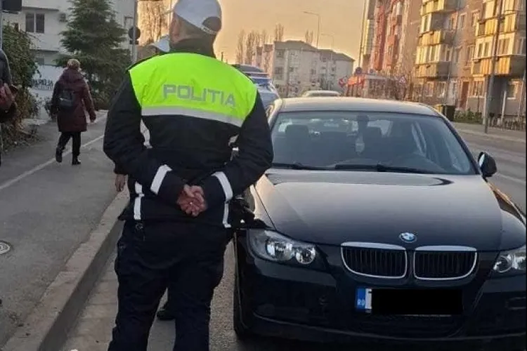 O clujeancă a vrut să conducă BMW chiar dacă nu avea carnet! Nu a oprit la semnalele polițiștilor și a mințit: Proprietarul mașinii era în dreapta