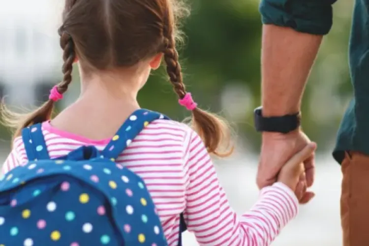 Situație periculoasă lângă o școală din Cluj-Napoca! Părinții cer măsuri urgente pentru siguranța copiilor