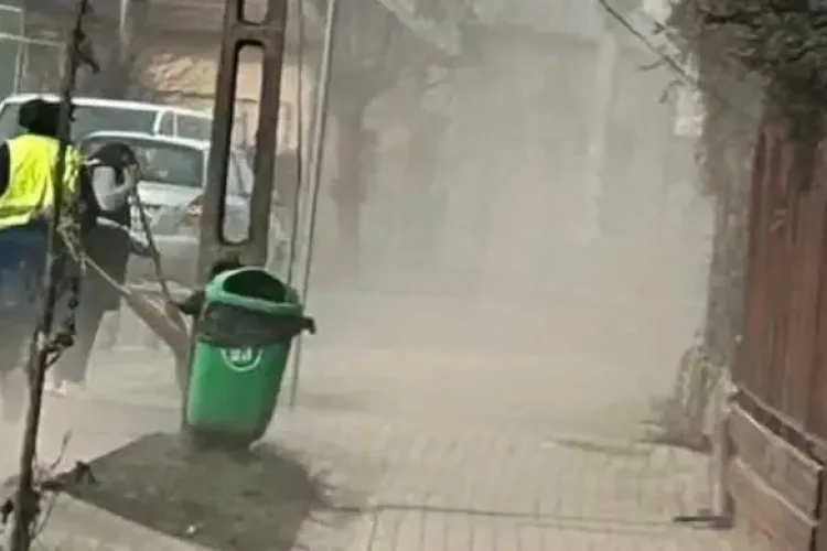 Orașul Cluj-Napoca, sufocat de praf? Locuitorii cer spălarea urgentă a străzilor din oraș: „În zilele uscate aerul devine greu de respirat”