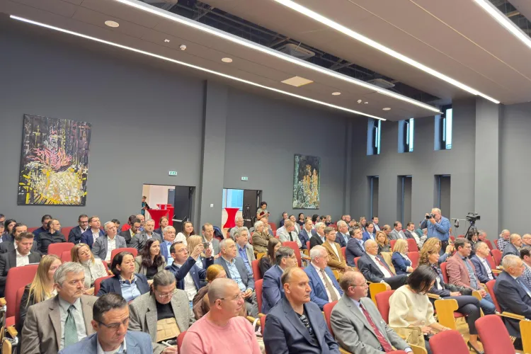 Miza uriașă pentru Cluj: Un program european de microelectronică a fost lansat la Universitatea Tehnică. Ce înseamnă asta pentru studenți