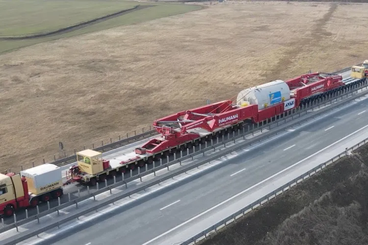 Un camion de 48 de metri și 121 de tone vine spre Cluj în această seară: Ce traseu are și cum pot șoferii clujeni să evite ambuteiajul