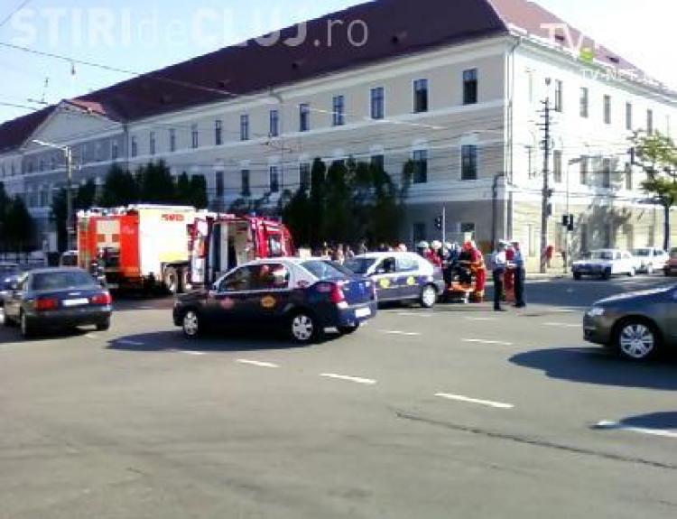 Accident in Piata Cipariu! Doua taximetre sau ciocnit si doi pasageri