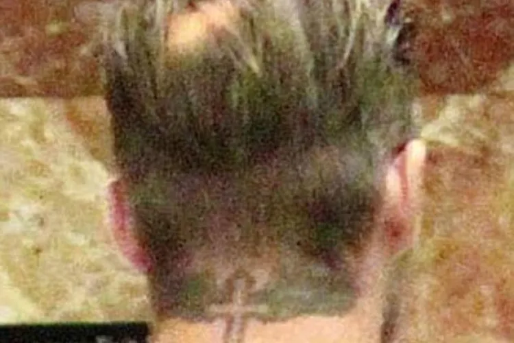 Celebrul fotbalist David Beckham cheleste? - FOTO