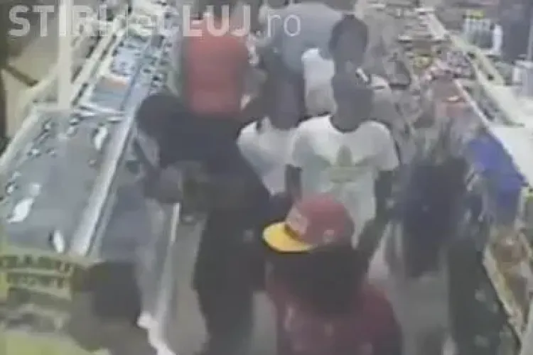 Jafuri in SUA, planuite pe internet! Zeci de tineri fura marfa din magazine in cateva minute VIDEO