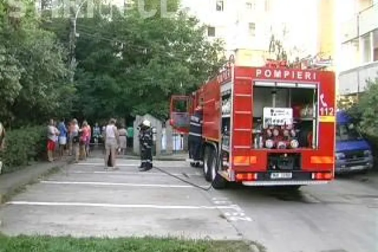 Incendiu pe strada Gheorghe Lazar, intr-un bloc de locuinte VIDEO