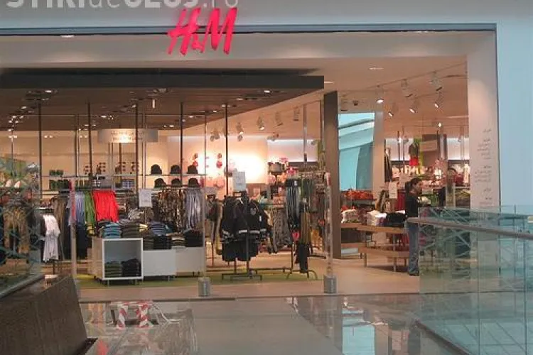 H&M in Iulius Mall Cluj! Primii 100 de cumparatori primesc un card de 80 de lei