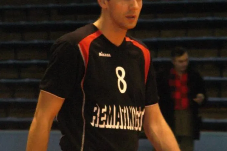 Voleibalistul Daniel Totoran a semnat un contract pe un an cu Universitatea Cluj