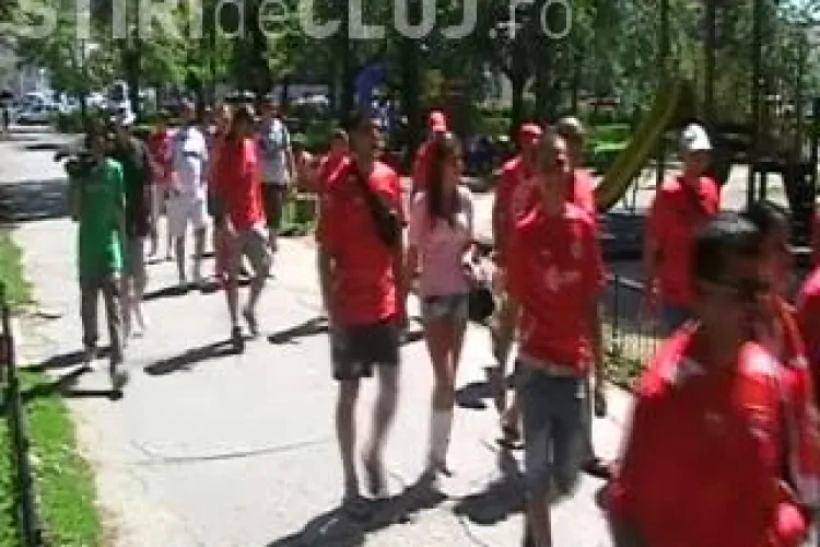 Fanii lui TSKA Sofia au facut show in centrul Clujului - VIDEO