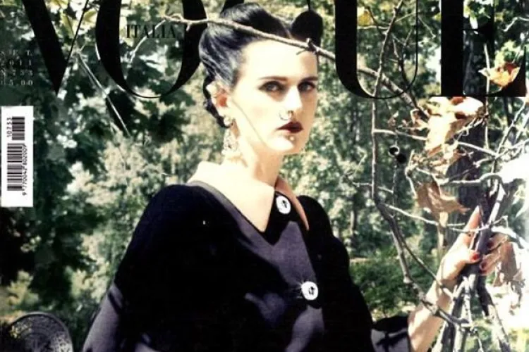 Model cu talia de 33 centimetri, pe coperta revistei Vogue FOTO