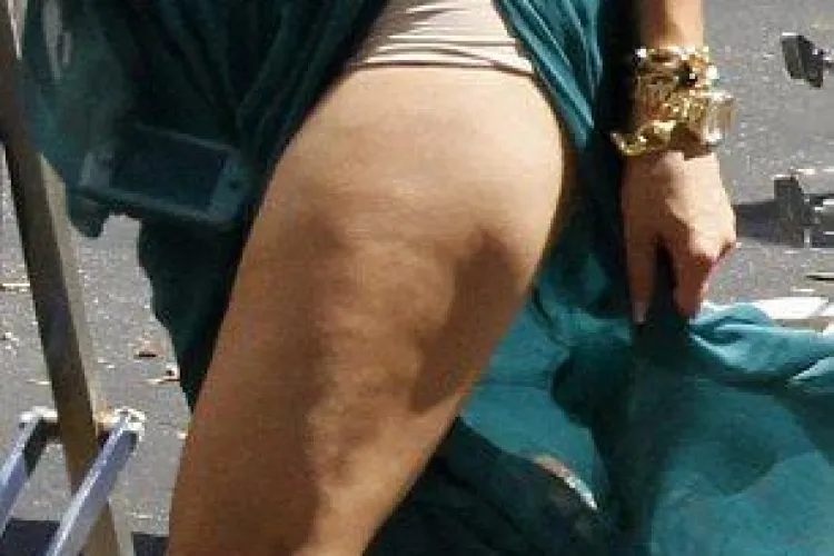 Jennifer Lopez, cu celulita si chiloti de baba FOTO