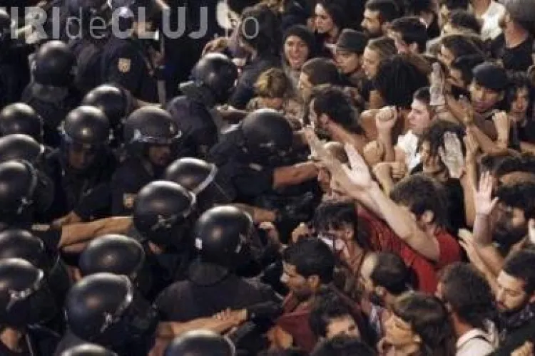 Spaniolii au protestat fata de vizita Papei Benedict al XVI-lea in Madrid