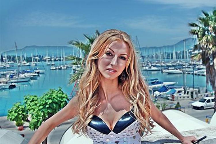 Andreea Balan, topless in cel mai nou videoclip, "Like a Bunny" - VIDEO