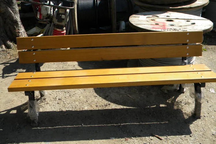 Cum vor arata bancile din Parcul Central! Care model va place cel mai mult? VIDEO si FOTO