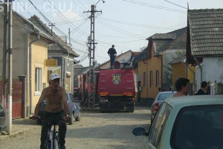 Incendiu in Turda, pe strada Ecaterina Teodoroiu! O casa a ars aproape in totalitate