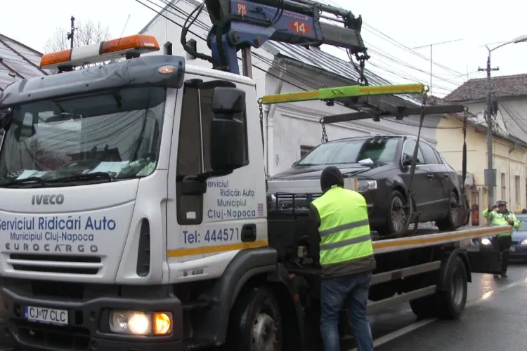 Atenție, clujeni! Se scumpesc amenzile pentru mașinile și trotinetele parcate aiurea. Aveți grijă cum le lăsați, că vă „rupe” buzunarele! Vezi noile tarife