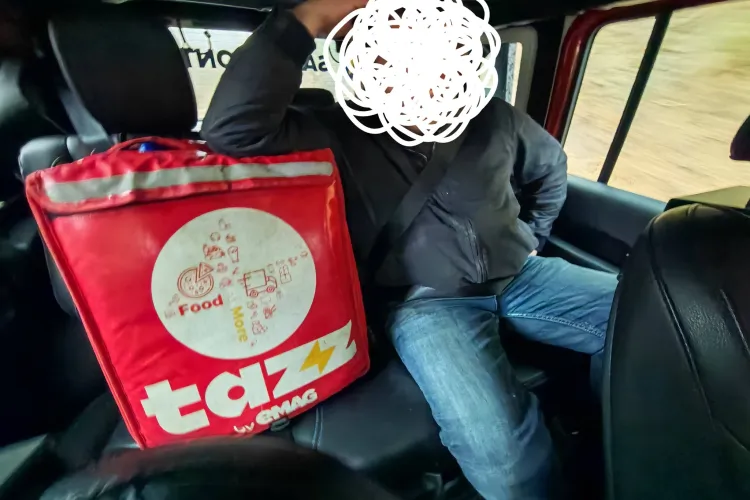 A venit din Cluj până pe Transfăgărășan pe jos! Salvamontiștii au găsit un livrator de mâncare pe munte: Era echipat cu teniși și o geacă subțire