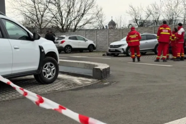 Tragedie fără margini! Un copil de 5 ani a murit după ce a căzut de la etajul 9 al unui bloc