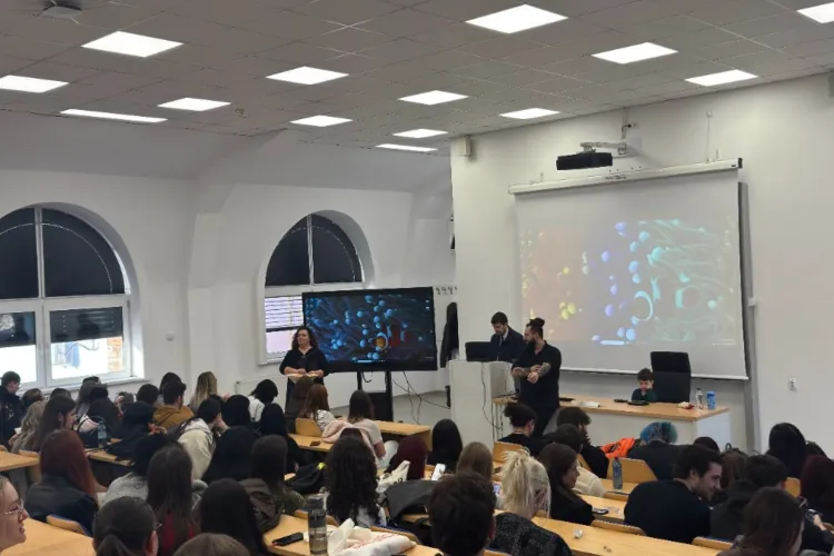 „Arena Binelui” prinde viață la Universitatea Babeș-Bolyai din Cluj: Sute de studenți pun umăr la umăr creativitatea pentru cauze reale