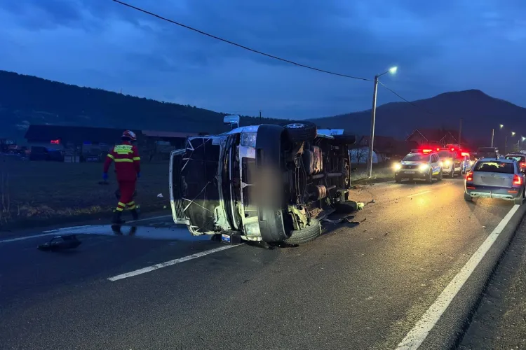 Accident grav în Cluj! Cinci copii, la un pas de tragedie după ce șoferul a pierdut controlul volanului: Autoritățile au intervenit de urgență