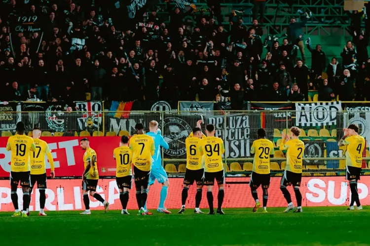 U Cluj urcă în fruntea Superligii după o victorie dramatică cu FC Argeș! Gafa uriașă a lui Căbuz, convocat la națională de urgență, decide meciul de la Mio