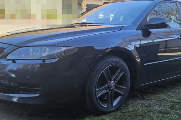 Ce a pățit o femeie din Cluj care a vândut o mașină cu acte „de mână”: Cere ajutorul șoferilor pentru a-și găsi Mazda pe care n-a primit niciun ban