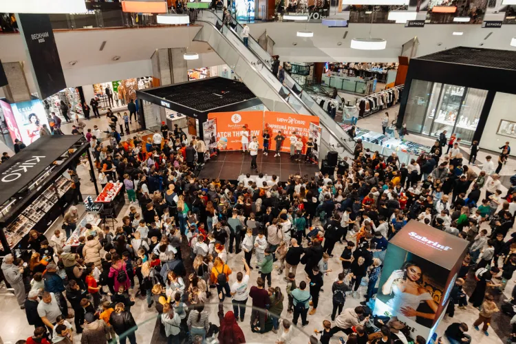 Weekend dedicat copiilor și adolescenților la Iulius Mall Cluj: Kendama, ateliere creative și târg de cartonașe: „Hai și schimbă-le, dacă ai dubluri”