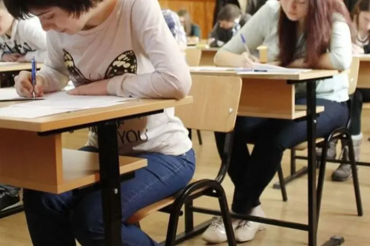 Aproape 5.000 de elevi din Cluj se pregătesc de simularea la examenul național de Bacalaureat. Care este prima probă programată pentru luni 23 martie