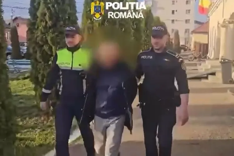 Bărbat reținut pentru furt calificat. A fost prins în flagrant în timp ce încerca să dea o nouă lovitură. Pagubă de 13.000 de lei într-o zi