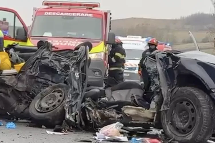 Tragedie cumplită în Cluj! Cinci oameni au murit după impactul devastator din această dimineață: Mașina în care se aflau a fost făcută praf