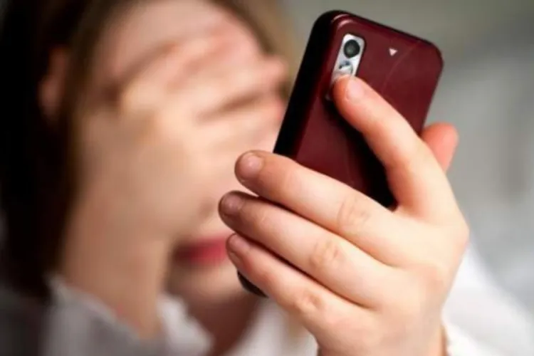 O clujeancă a fost terorizată la telefon de propriul șef! Bărbatul o amenința că o bate dacă nu-i dă 10 mii de lei: „Te bat și intri și la pușcărie!