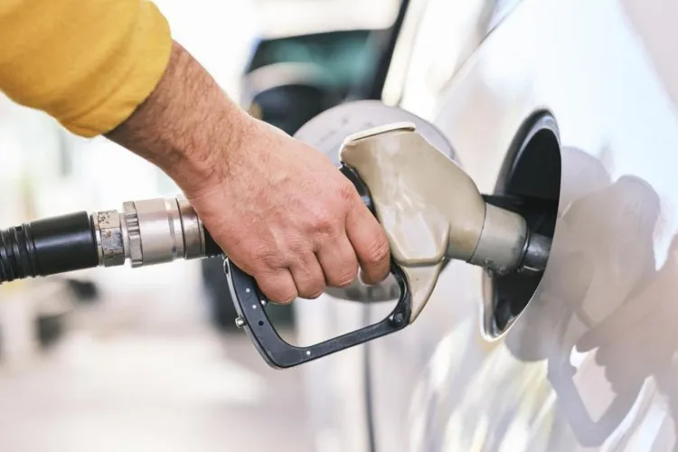 Guvernul declară stare de criză pe piața carburanților! Primele măsuri care vor fi luate pentru a-i proteja pe români: ce se va întâmpla cu prețurile