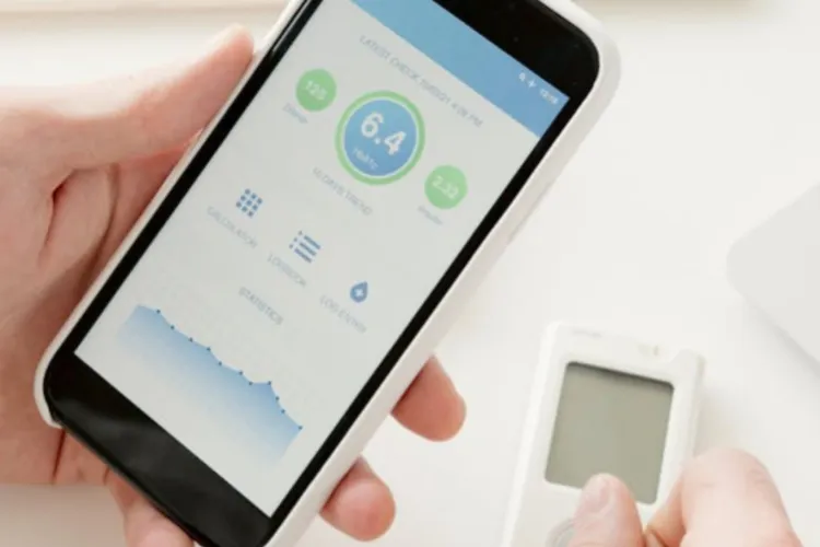 Dosarul medical devine digital pentru toți românii: Pacienții vor avea acces online la istoricul lor de sănătate, direct de pe telefon