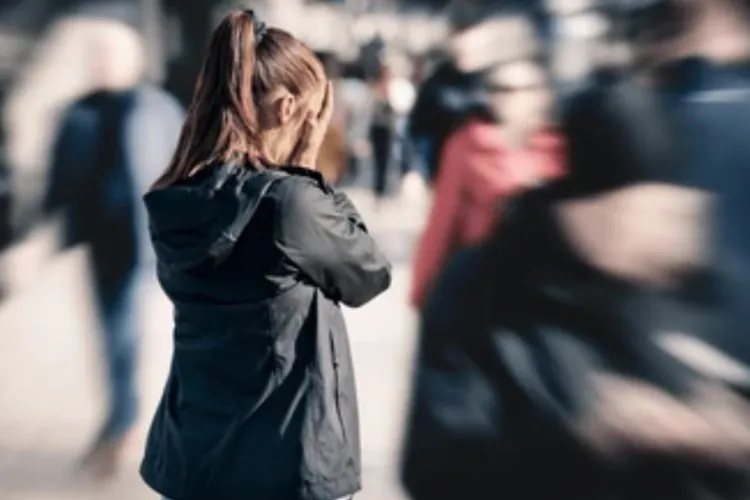 Românii, tot mai îngrijorați de bani: Majoritatea spune că trăiește tot mai greu de pe o zi pe alta. Care sunt cauzele