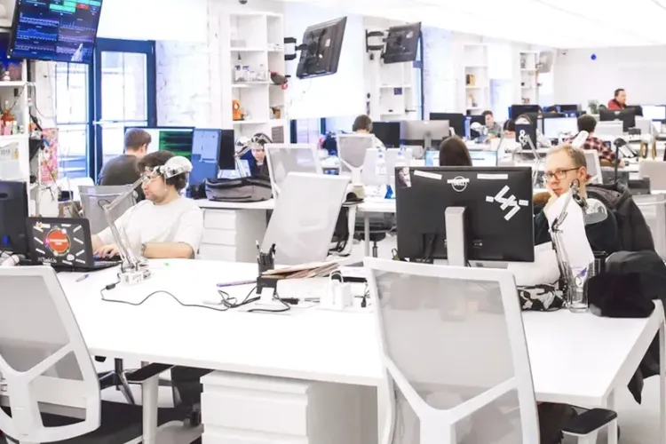 Ce vor, de fapt, angajatorii din România în 2026: birou obligatoriu, spații modernizate și angajați motivați cu workshopuri