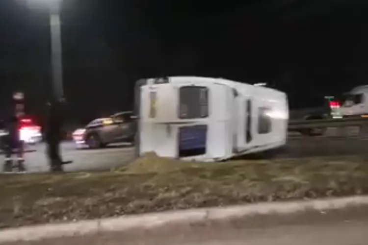 Accident grav în Cluj! Cinci copii, la un pas de tragedie după ce șoferul a pierdut controlul volanului: Autoritățile au intervenit de urgență