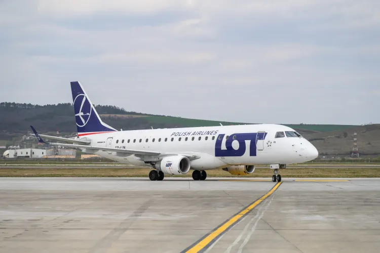 Zboruri zilnice, și chiar de două ori pe zi, de pe Aeroportul Cluj-Napoca spre Varșovia. Care este și când începe noul orar de zbor spre capitala Poloniei