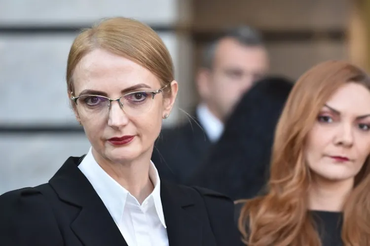 Guvernul Bolojan, dat în judecată după ce a luat bani de la magistrați ca să dea ajutoare sociale: „Statul de drept nu este negociabil!”