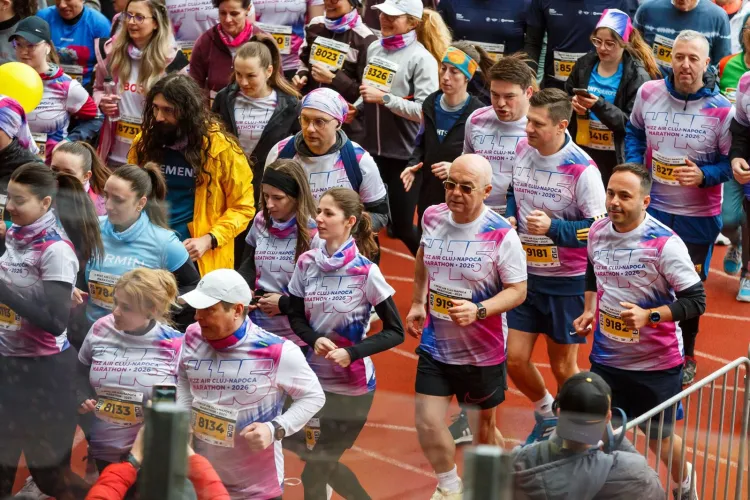 Clujul a ieșit în stradă pentru sănătate! Peste 9.000 de oameni din 43 de țări au alergat la maratonul care a blocat orașul