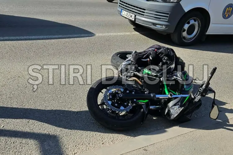 Cum s-a produs accidentul din Cluj care l-a trimis pe motociclist la spital! Un viraj la stânga în plină depășire: Tânărul, aruncat într-o altă mașină!
