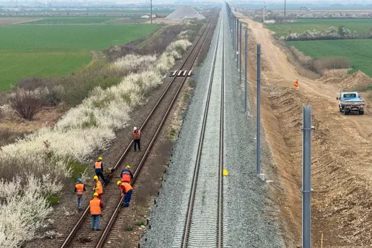 Investiție strategică pe calea ferată Cluj – Oradea. CFR repune în circulație 14 km modernizați. Circulația trenurilor se desfășoară în condiții controlate