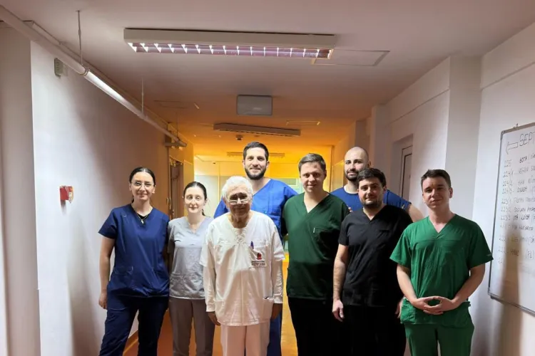 O femeie aflată în moarte cerebrală a salvat viața a 3 oameni: Ambii rinichi au ajuns la Cluj, iar un doctor cu mâini de aur a realizat procedurile