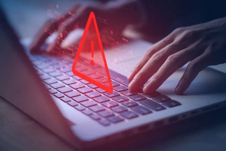 Românii, ținta unui nou val de escrocherii online! Totul începe cu o reclamă convingătoare și se termină cu conturi bancare golite