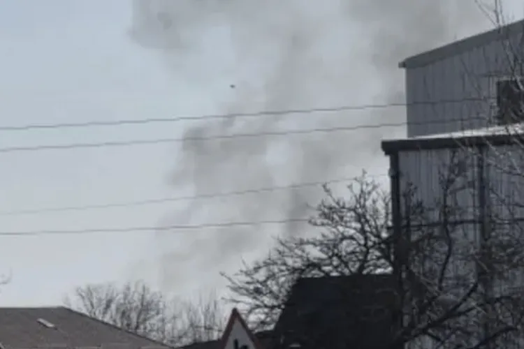 Fum toxic în fiecare zi pe o stradă din Cluj! Locuitorii sunt sufocați de arderi ilegale de deșeuri: „Situația este constantă și inacceptabilă