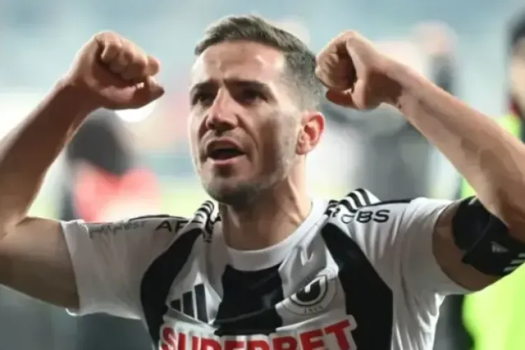 U Cluj, lider după o victorie istorică cu Rapid! Chipciu, în lacrimi după meci: „Sper ca nea Mircea să se facă bine. Nu voi mai prinde un antrenor ca el