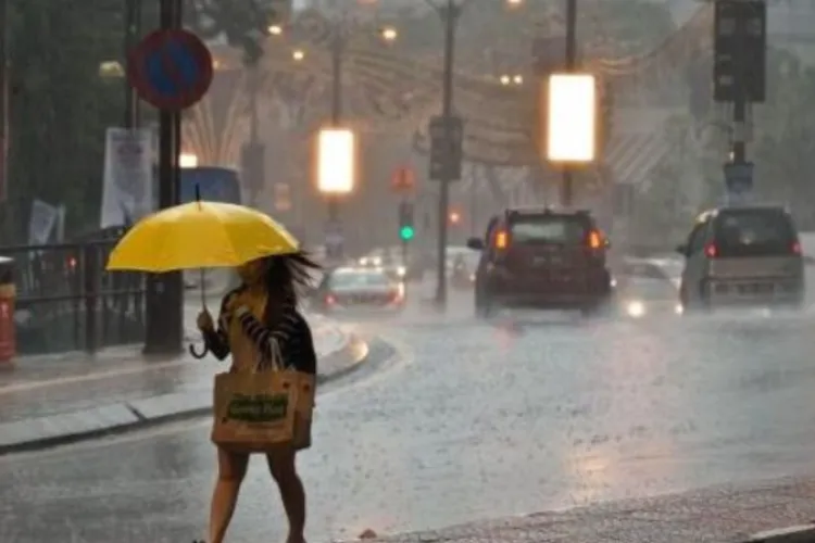 Zi de toamnă în Cluj, la început de aprilie: Temperaturile scad, iar ploile par a fi tot mai dese. Nu ieșiți din casă fără umbrelă și haine groase!