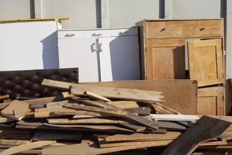 Acțiune de salubrizare în Jucu! Autoritățile organizează colectarea deșeurilor voluminoase și textile