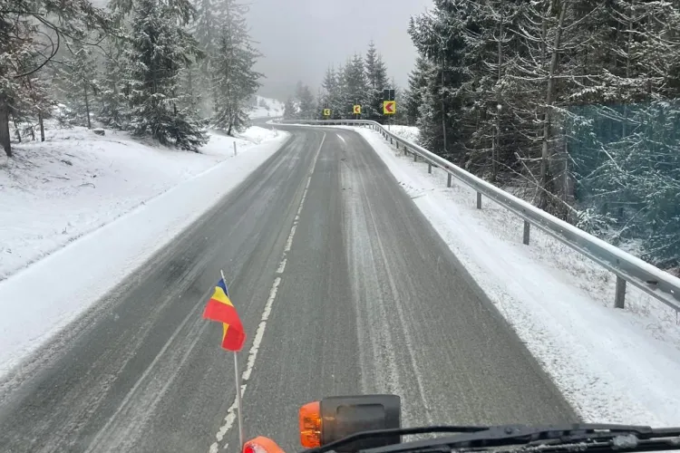 Ieprașul de Paște trebuie să vină cu schiuri anul acesta! Zăpadă pe drumuri chiar acum: DRDP Cluj a mobilizat utilajele cu lamă pentru siguranța șoferilor