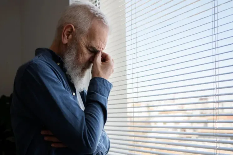 Pensionarii din Cluj îi bat obrazul lui Ilie Bolojan. Guvernul a decis ca ajutorul de Paști să fie virat pe carduri doar în luna mai: „Noi ce mâncăm?”